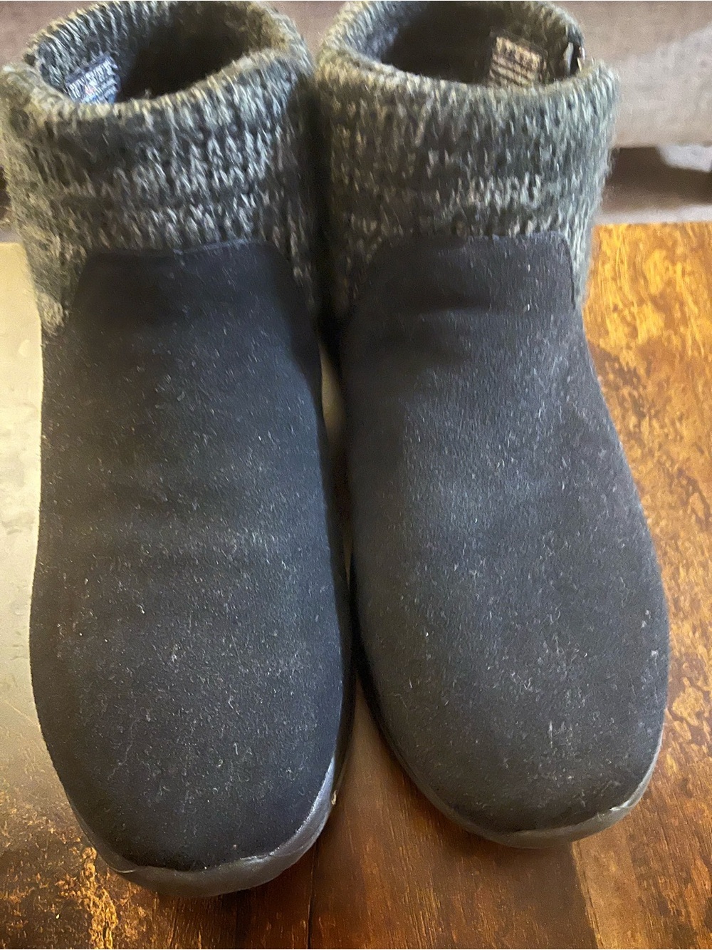 Women skechers Black Slip-On Knit-Cuff Booties